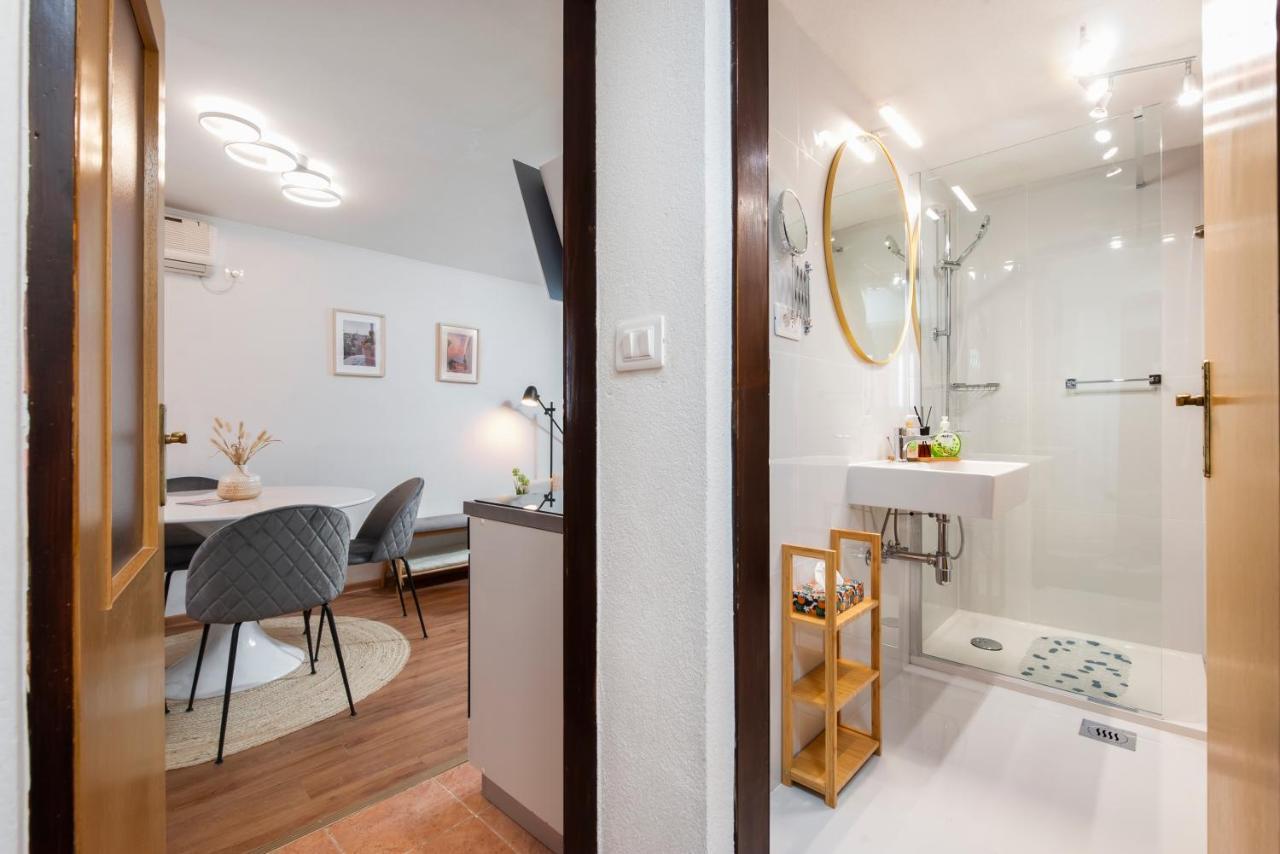 House Elisabeth - A Charming Old Town Property Rovigno Esterno foto