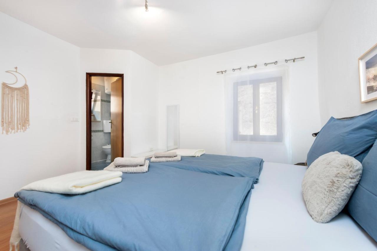 House Elisabeth - A Charming Old Town Property Rovigno Esterno foto